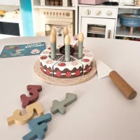 TOOKY TOY Drewniany Tort Urodzinowy ze Świeczkami Rzepy - zdjęcie 2
