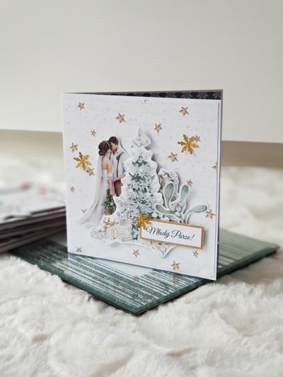 Kartka świąteczna ślubna - młoda para, choinka - zdjęcie 1